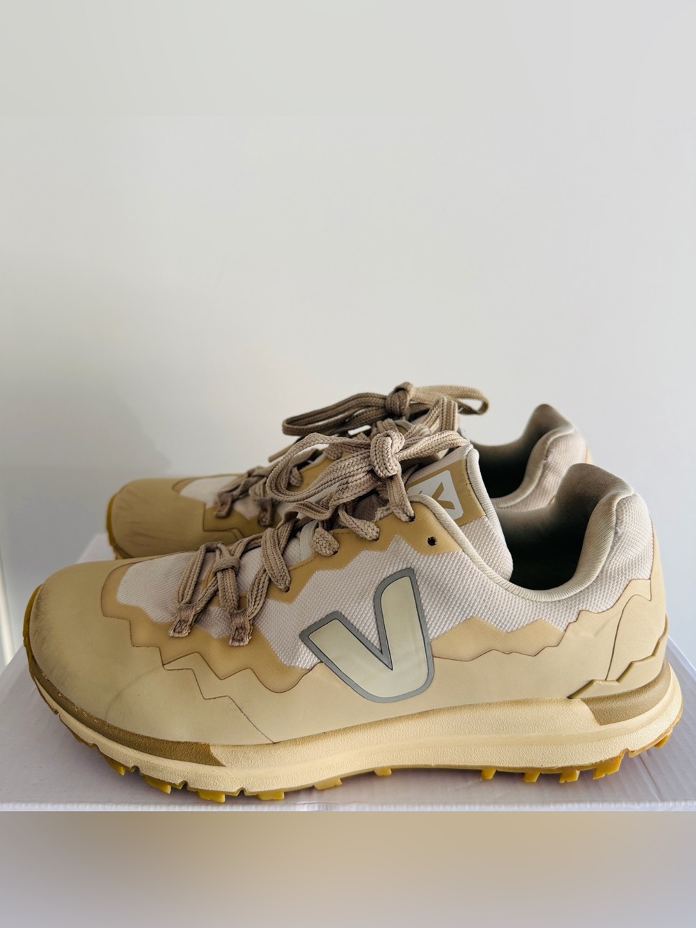 VEJA Women's Fitz Roy Trail Shoes - Gravel / Pierre / Almond Size 7 - Picture 2 of 9